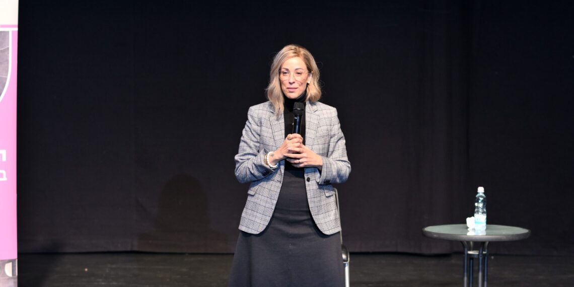 עדן הראל כבשה את חריש: ערב השקה מרגש למקווה החדש בשכונת הפרחים