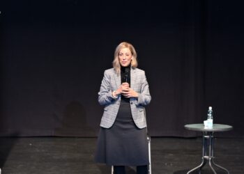 עדן הראל כבשה את חריש: ערב השקה מרגש למקווה החדש בשכונת הפרחים