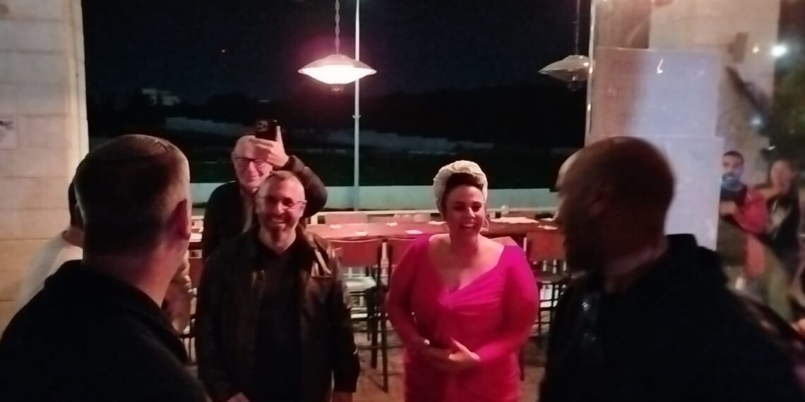 הפתעה! ראש העיר יצחק קשת הופתע על ידי תומכיו לרגל יום הולדתו ה-46