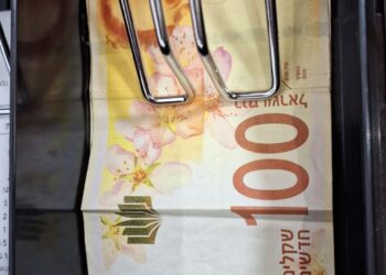 גל זיופי שטרות בחריש: בעלי העסקים חסרי אונים