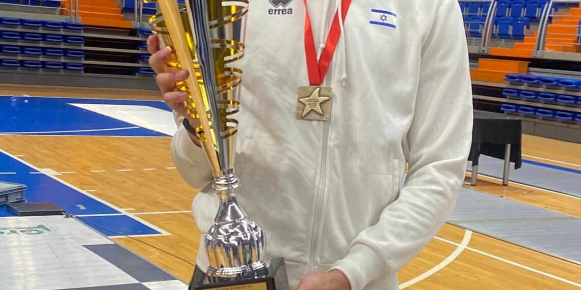 נער מחריש הוביל את נבחרת ישראל לזכייה בגביע העולם בסיף