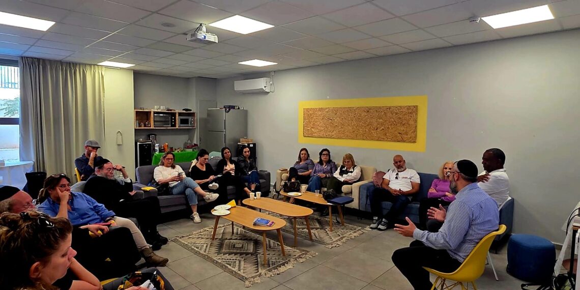 משדר עסקים כרגיל? ראש העיר נפגש עם מנהלי אגפי חינוך ברחבי הארץ