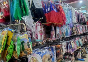 מחירי התחפושות בחריש נחשפים: איפה תשלמו פחות ואיפה תמצאו מותגים?