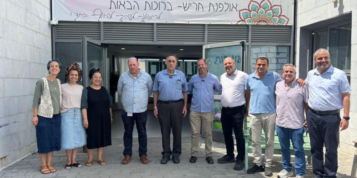 אחרי הזכייה: הנהלת בני עקיבא סיירה במוסדות החינוך בחריש