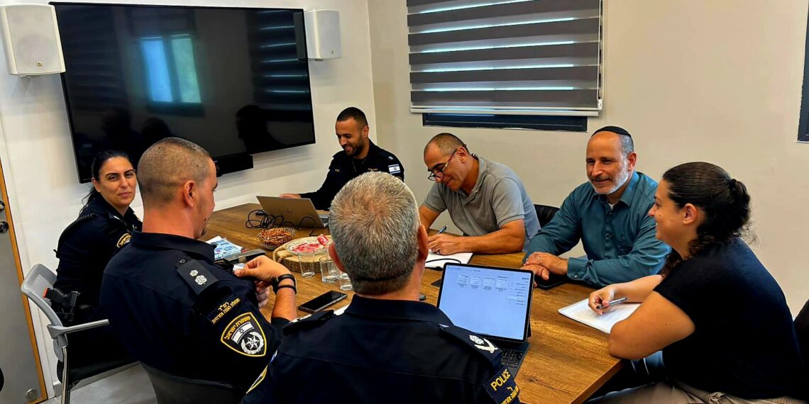 עוד 7 מיליון ש"ח לתקציב הביטחון: ראש המנהלת להגנה אזרחית ביקר בחריש