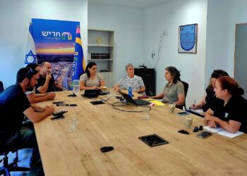 שמירה על היער וקידום חריש צפון: נציגי קק"ל בפגישת עבודה בעיר