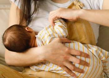 הנקה ב־35 מעלות: 5 טיפים לאימהות בקיץ הישראלי