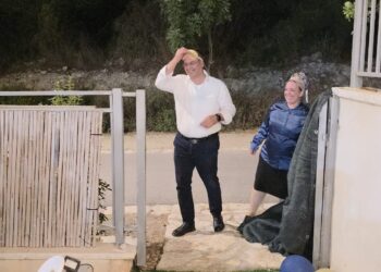 להפתעה כזאת הוא לא ציפה: מסיבת יום הולדת 50 בחצר הבית