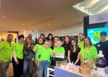 טיולים בטוחים, תזונה חכמה והגנה דיגיטלית: המיזמים של תלמידי חריש על הבמה הבין-לאומית