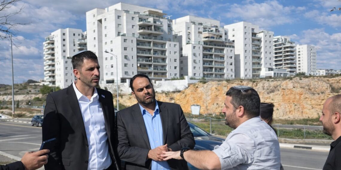 סמוך לשכונת בצווותא: החלה הקמת תורן אנטנה סלולרית לשיפור הקליטה בחריש