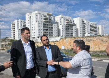 סמוך לשכונת בצווותא: החלה הקמת תורן אנטנה סלולרית לשיפור הקליטה בחריש